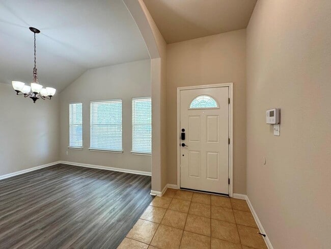 Building Photo - 285 Amber Ash Dr