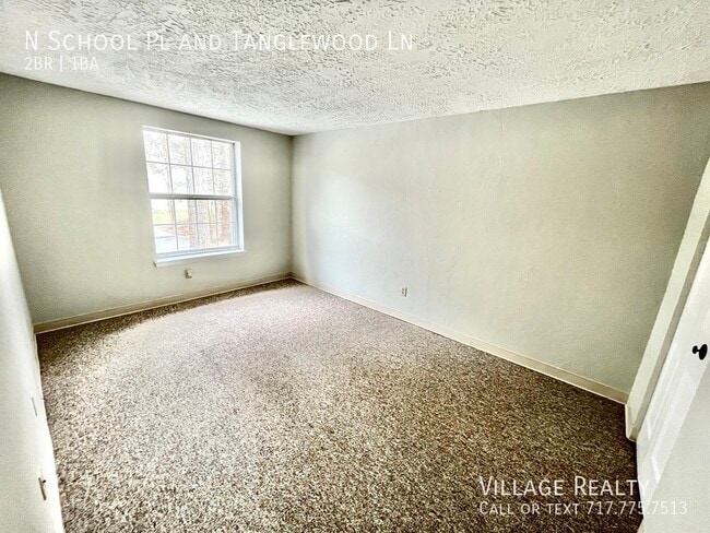 Building Photo - 305 N School Pl