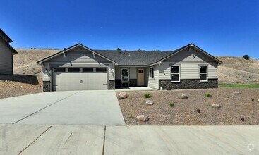Building Photo - House in Selah!