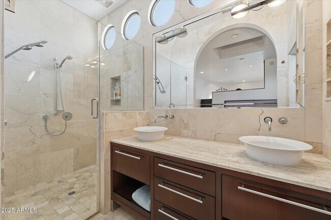 Building Photo - 3112 E Palo Verde Dr