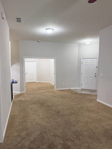 Family Room + Study/Bedroom - 200 Larkin Place