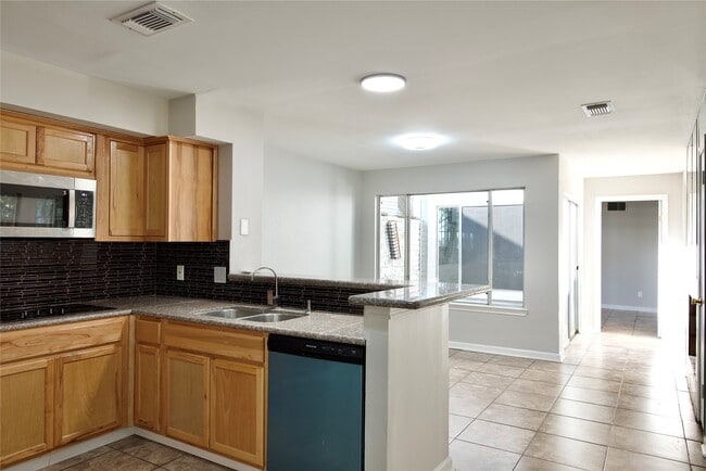 Building Photo - 4703 Cashel Glen Dr