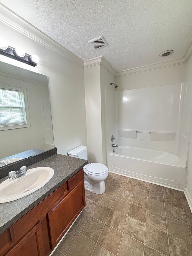 Building Photo - 4 Bedroom/3 Bath house in Acworth