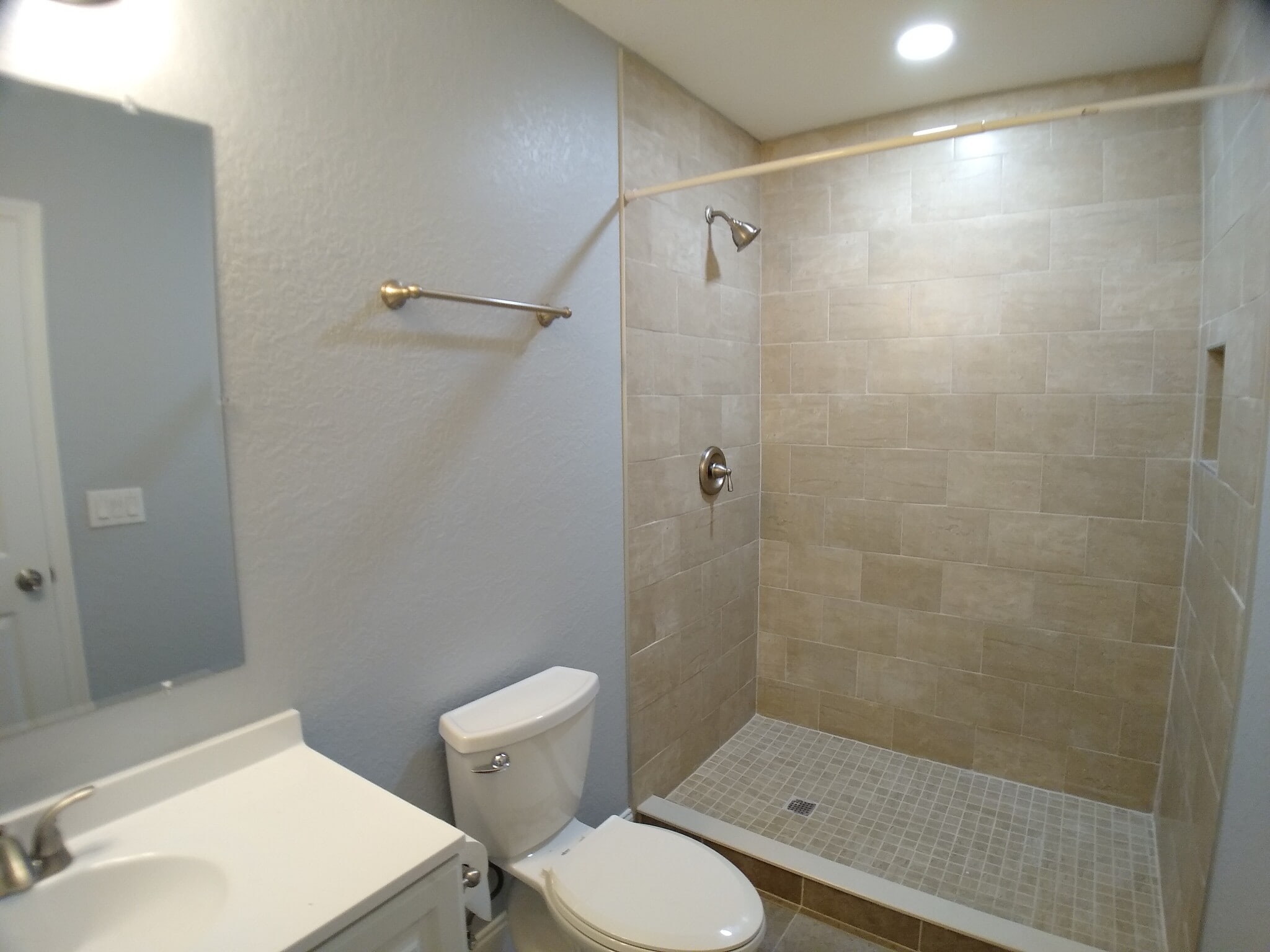 Master bathroom - 101 N Venus Ave