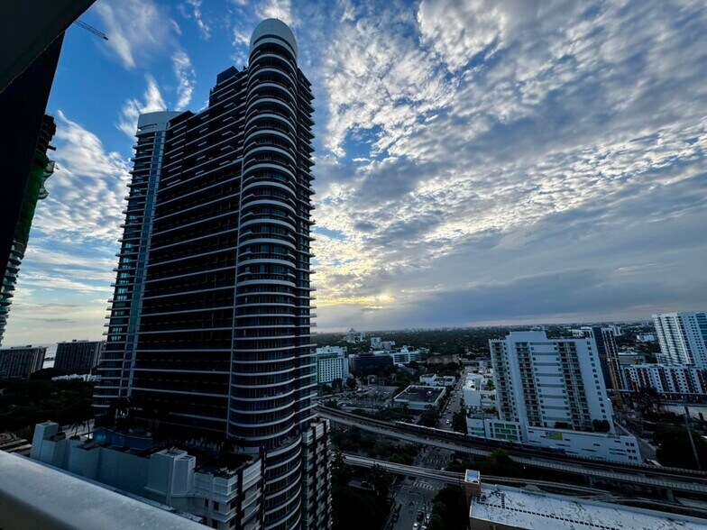 Balcony (West / sunset view) - 1250 S Miami Ave