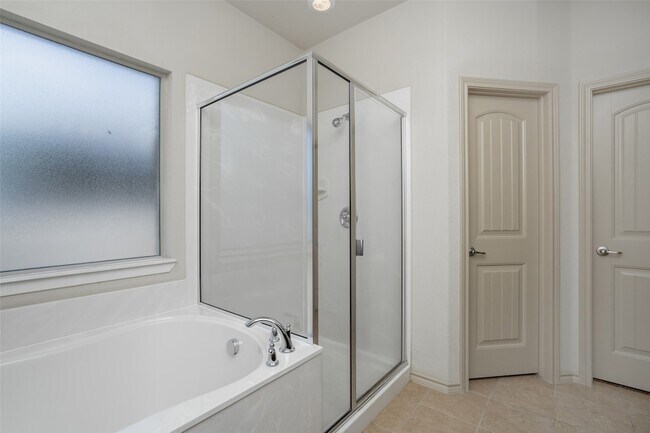 Building Photo - 1437 Castlegar Ln