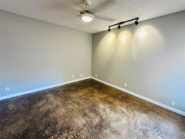 Building Photo - 3418 Willowrun Dr