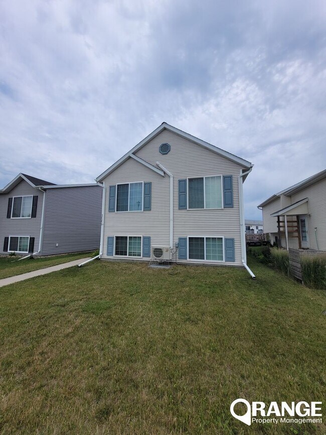 Building Photo - Quiet Neighborhood | Single Family Home | ...