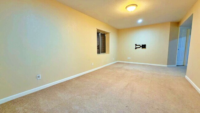 Building Photo - Fantastic 3 Bd 3 Bth + Office in Cherry Creek Schools in Tollgate Crossing!