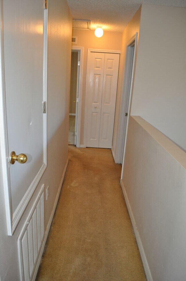 Building Photo - Nice 4 Bedroom 2.5 Bath 2 Car Garage Home ...
