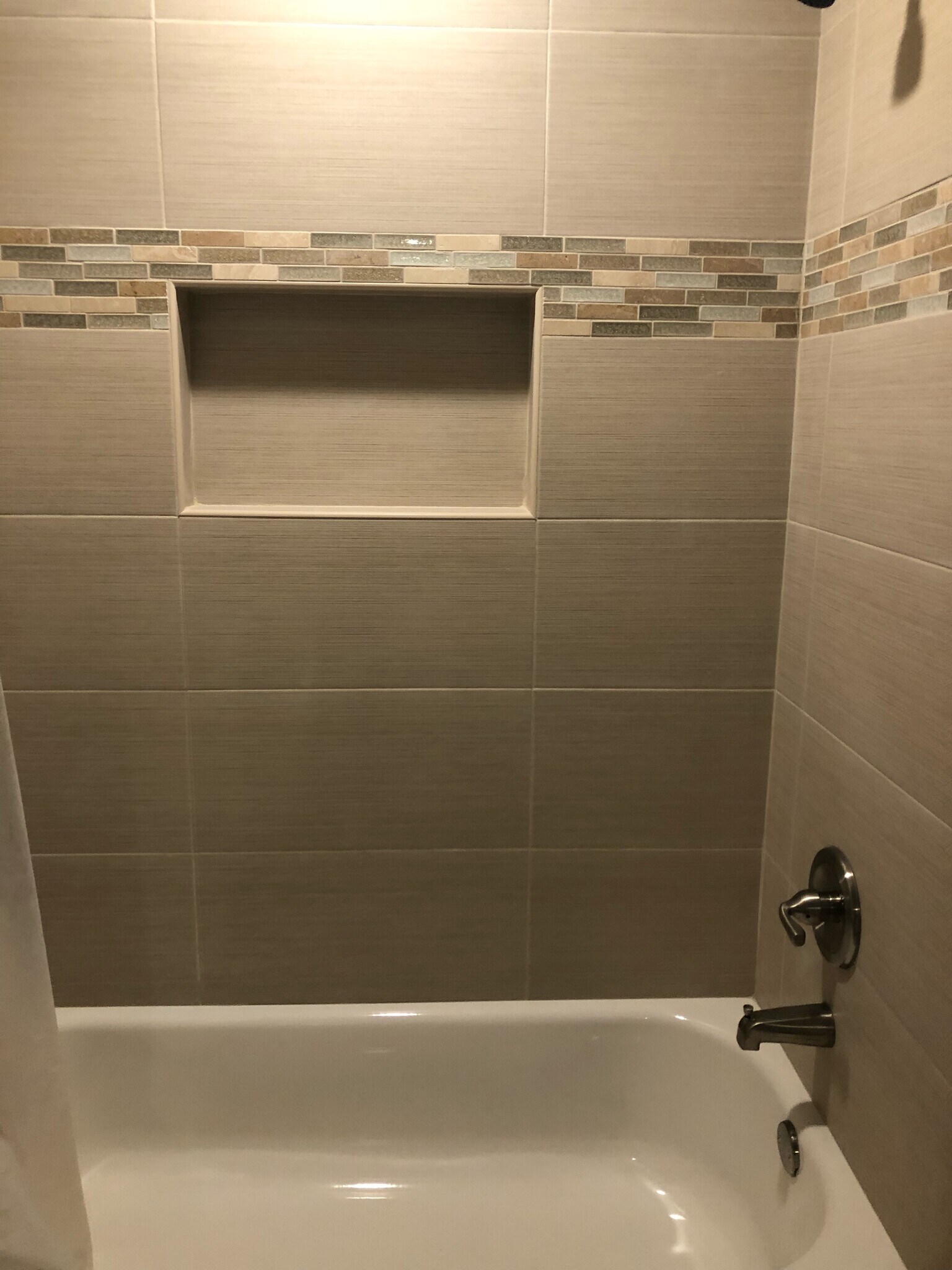 Renovated guest bathtub - 202 Dresher Woods Drive