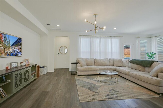 Building Photo - 7216 Kilday Cv