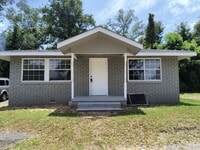 Building Photo - 2 bedroom 1 bath House for rent