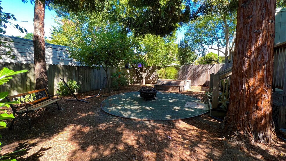 Building Photo - 6501 Raymond St