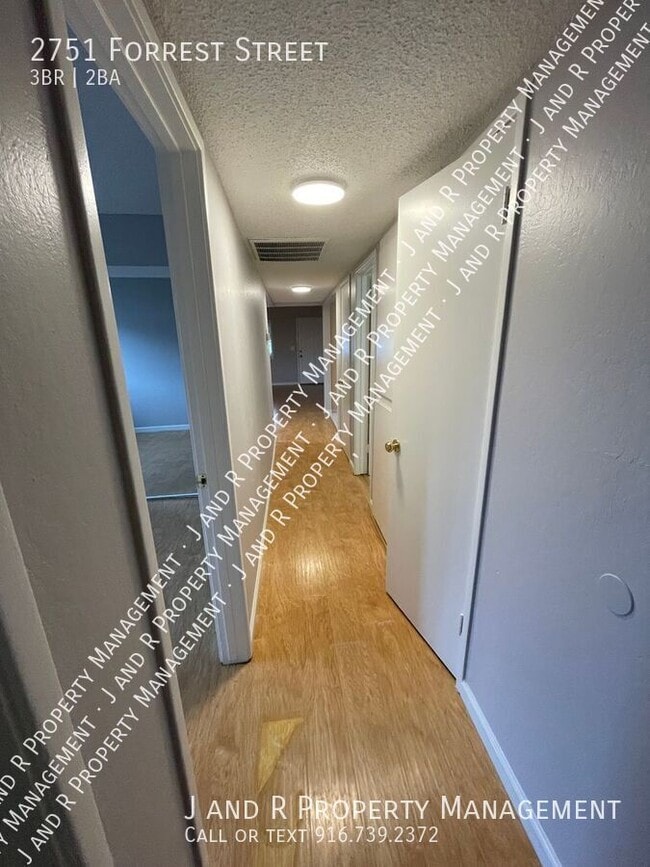 Building Photo - 2751 Forrest St