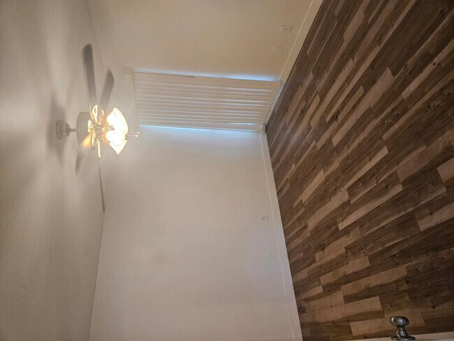 Building Photo - 2342 N 46th St