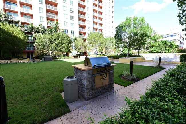 Building Photo - 7355 SW 89th St