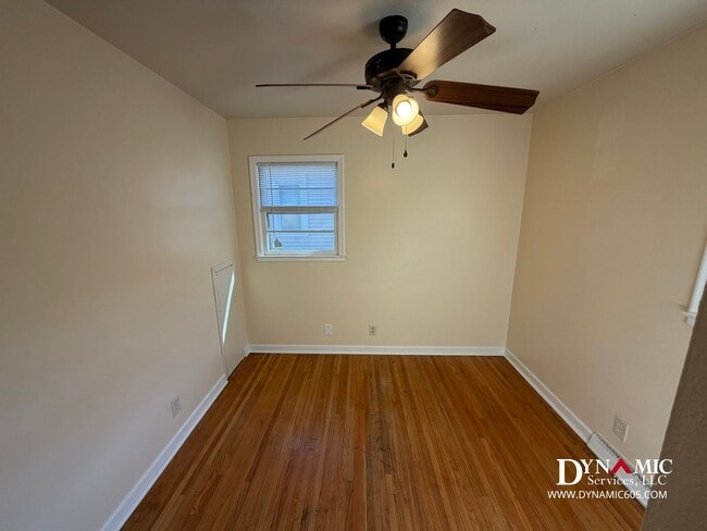 Building Photo - Updated 4+ Bedroom, 2 Bathroom House By Augustana University