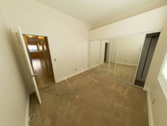 Building Photo - 7425 Malven Ave