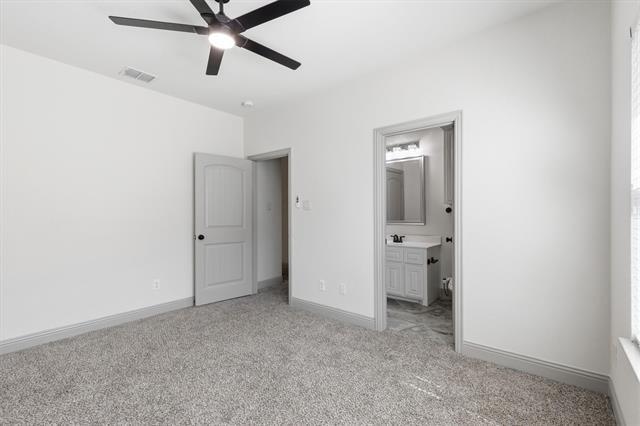 Building Photo - 2418 Askew Dr