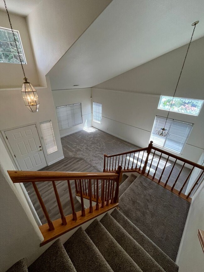 Building Photo - North Modesto Home