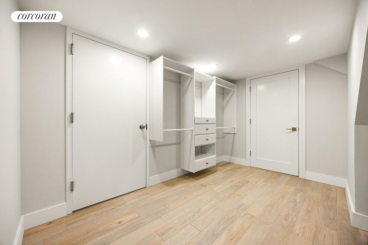 Building Photo - 573 Gates Ave