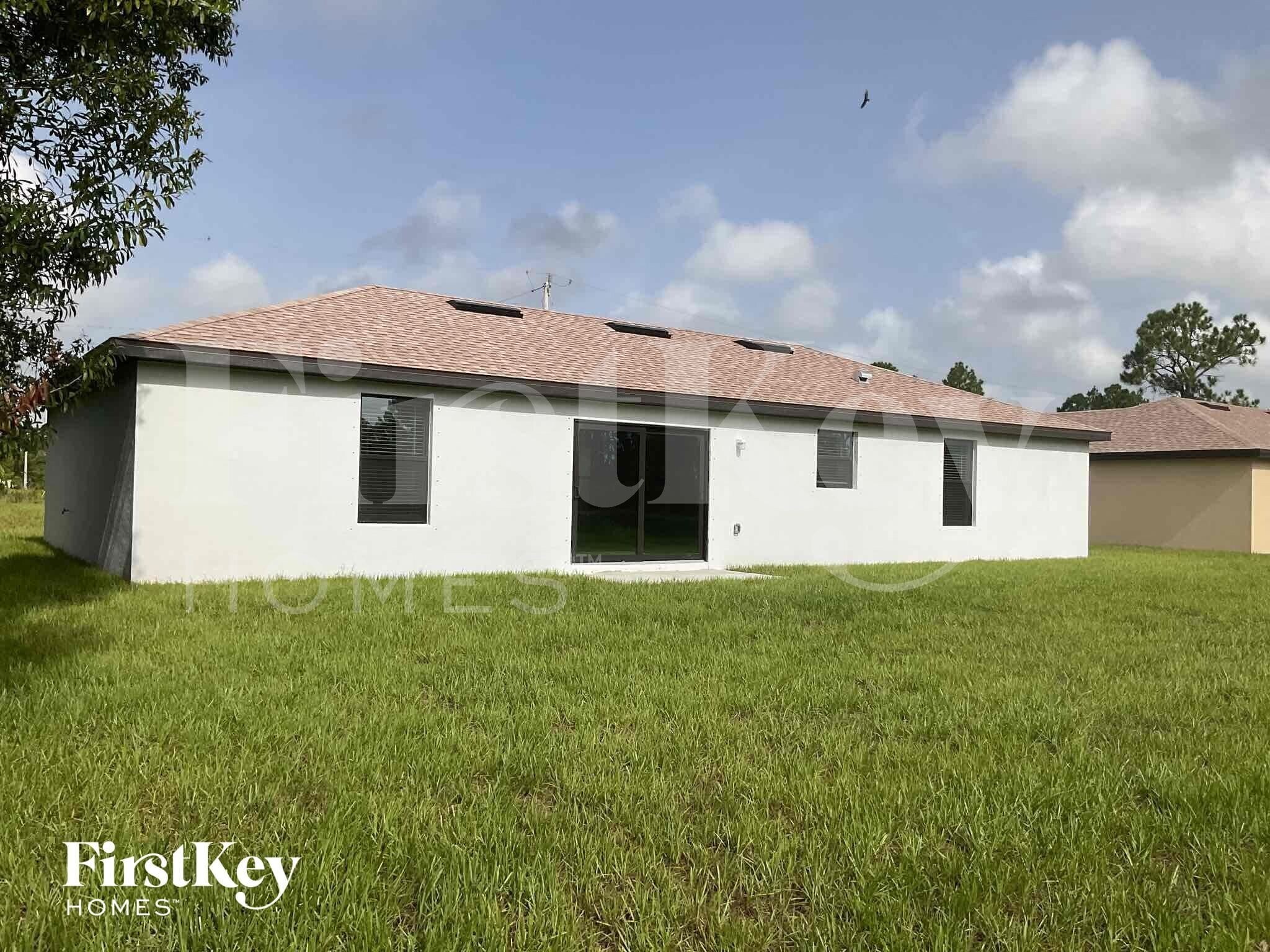 Building Photo - 755 Puccini Ave S