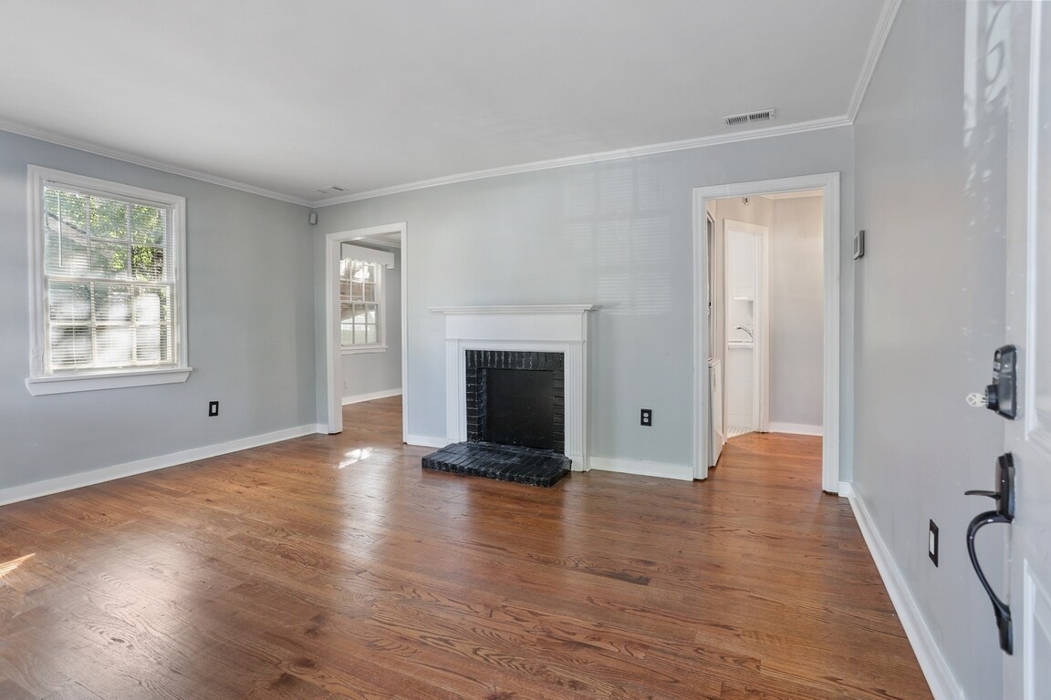 Building Photo - 1923 New Mexico St