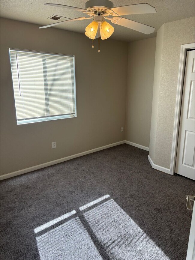 Building Photo - Country West Condos