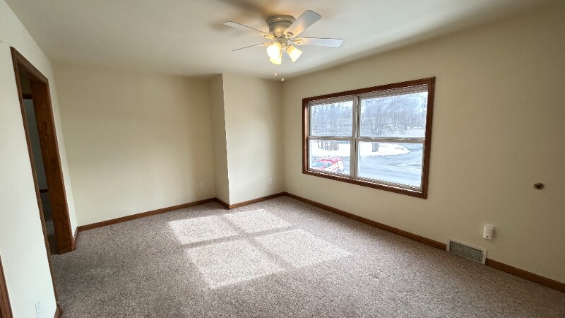 Building Photo - 1052 Community Rd
