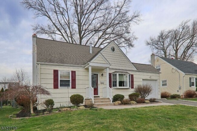 Building Photo - 7 Osage Dr