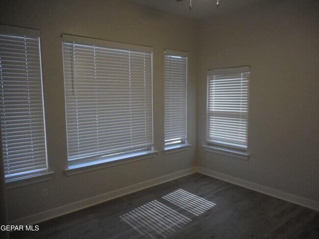 Building Photo - 7405 Norte Portugal Ln