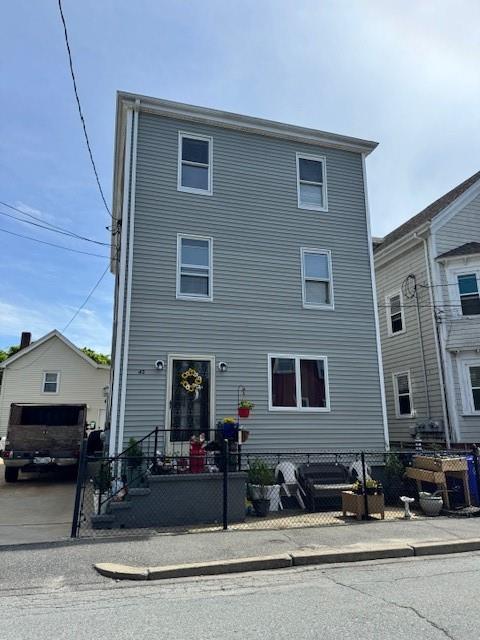 Building Photo - 40 Bourne St