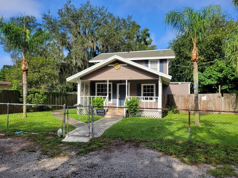 Building Photo - 9804 N 11th St