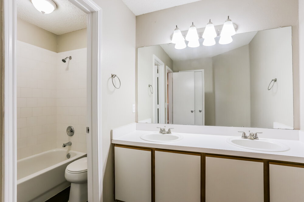 Building Photo - 1511 Columbia Dr