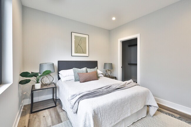 Building Photo - 1612 Cambridge St