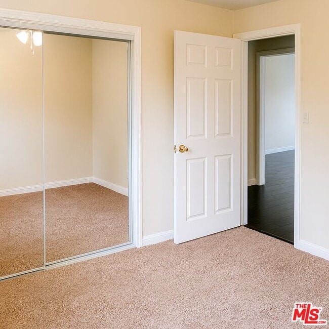 Building Photo - 15131 Polk St