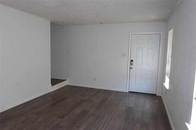 Building Photo - 6914 Rifle Bend