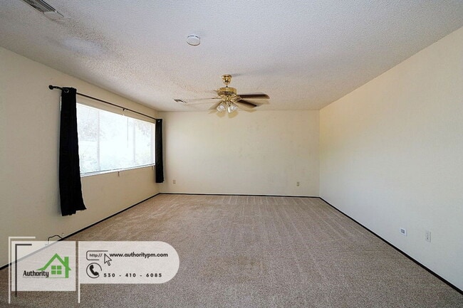 Building Photo - 160 Woodcliff Dr