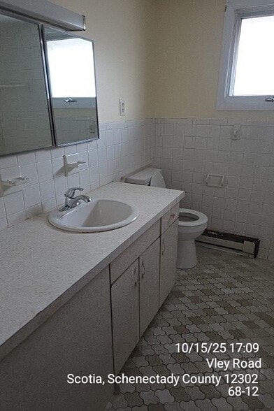Building Photo - 68 Vley Rd