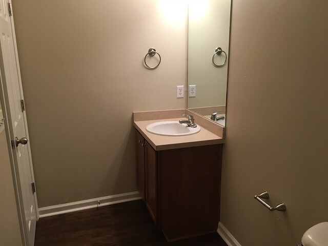 Building Photo - 1 Holly Springs Cir
