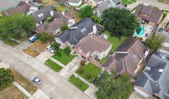 Building Photo - 4626 Green Trail Dr