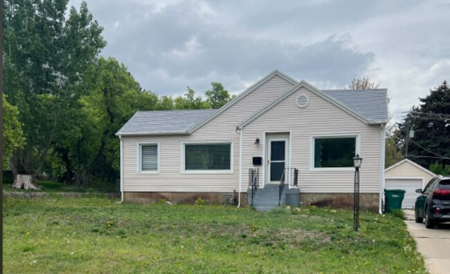 Primary Photo - 1717 24th St