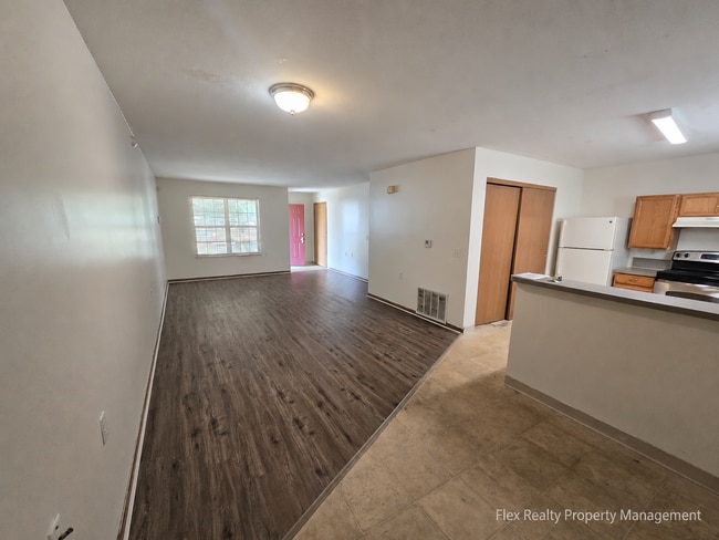 Building Photo - ***NEW ON THE MARKET....DRIVE BY TO CHECK IT OUT***