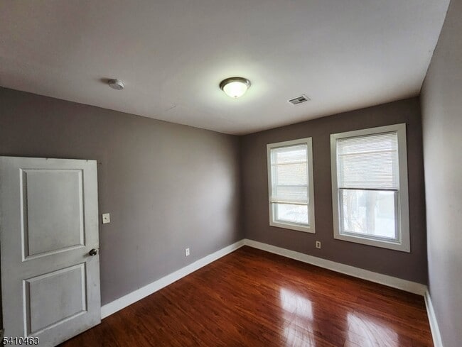 Building Photo - 146 Hollywood Ave