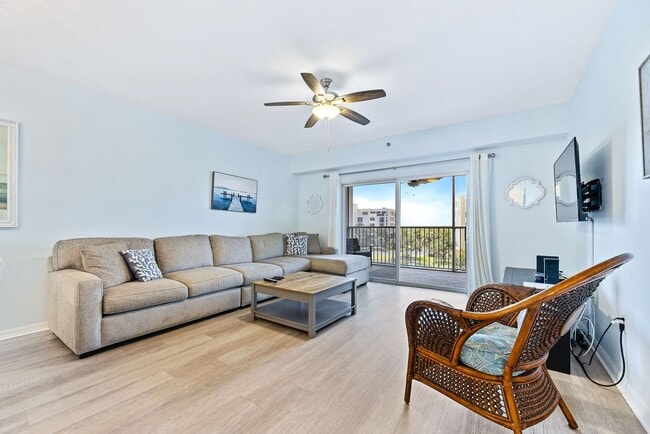 Building Photo - Beautiful 3 Bed 2 Bath Ocean Walk Condo