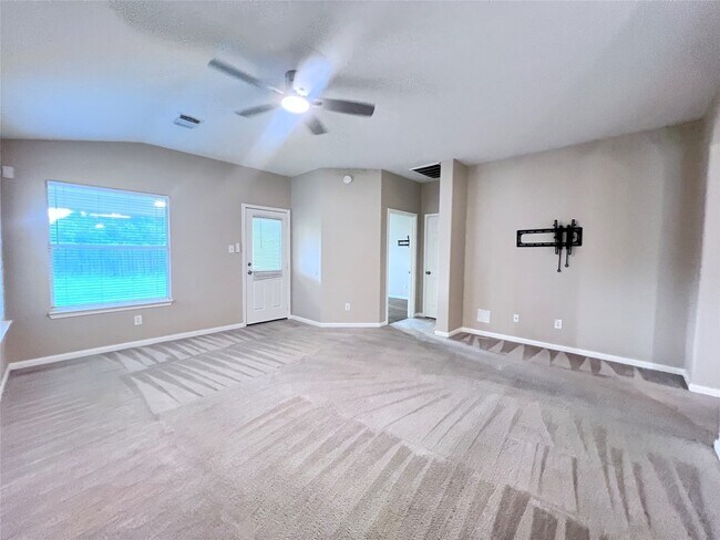 Building Photo - 11750 Pinemeade Ln