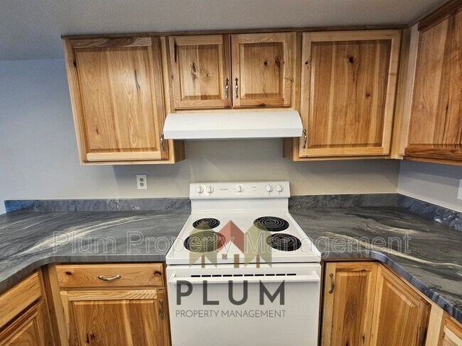 Building Photo - 809 Bulwer St