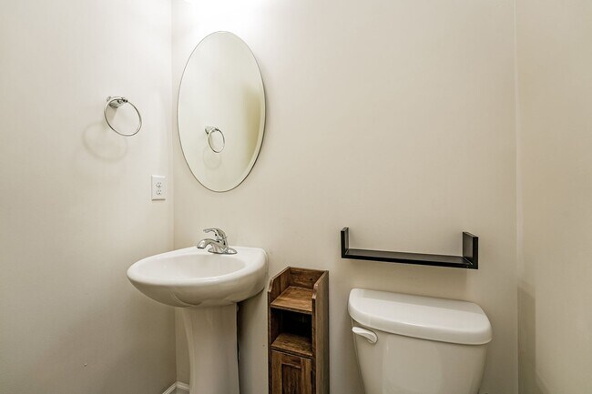 Building Photo - Beautifully Maintained 3 Bed 2.5 Bath Home in Sophia Landing