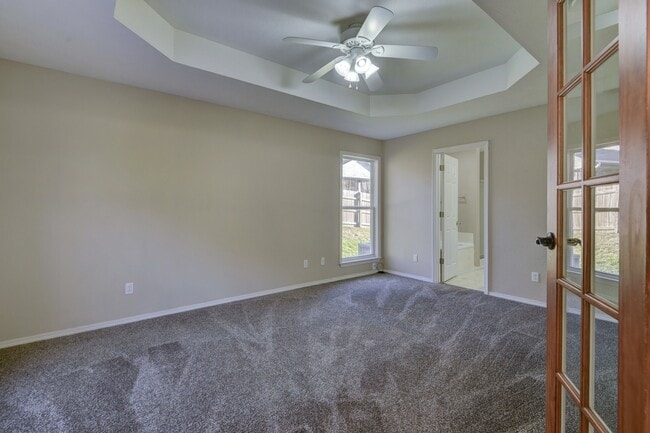 Building Photo - 325 Tall Oaks Dr